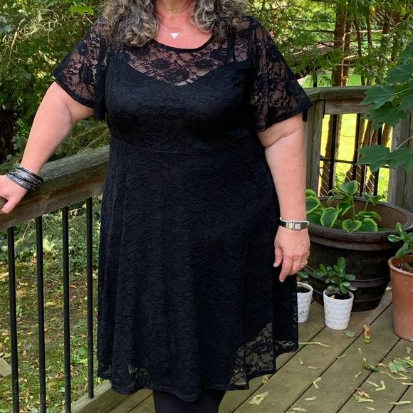 Flattering black lace layered dress. Size 2X. Worn once. Good condition. - Picture 2 of 5